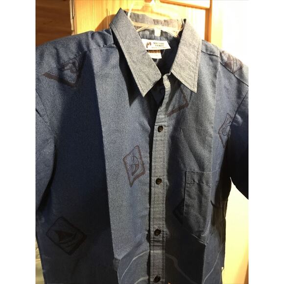 Malihini Hawaii Men’s L Blue White Fin Short Sleeve Button Down Hawaiian Shirt - Picture 5 of 12